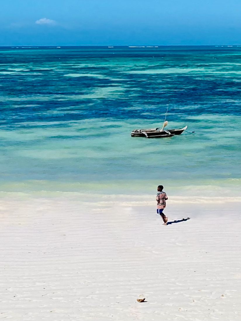 Turquoise water and white sand